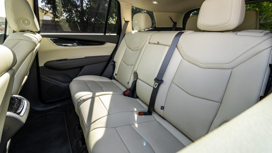 Интерьер Cadillac XT6 Luxury 2019 года  (фото 33 из 39)